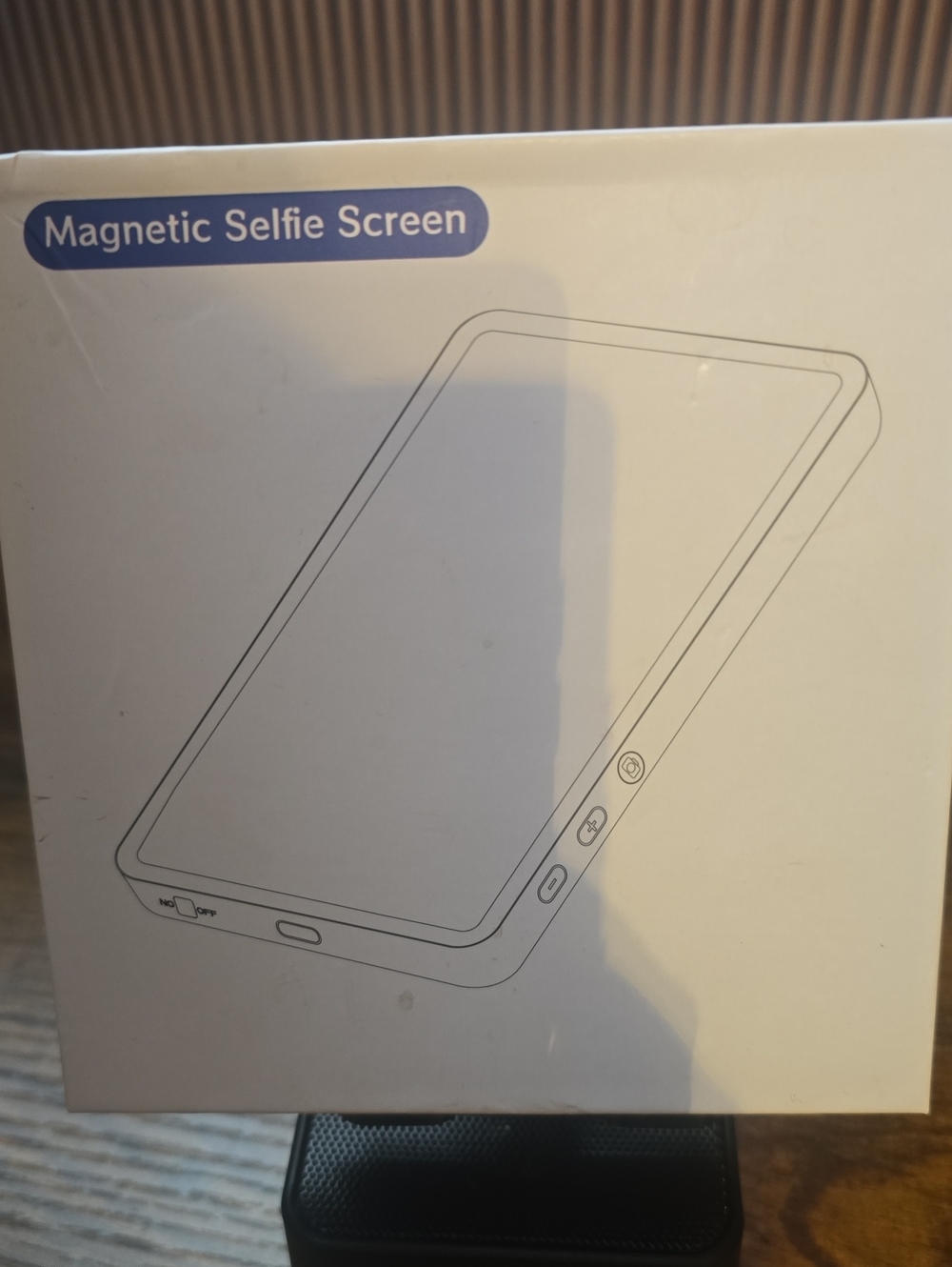 Magnetic Selfie Screen - White Portable Tablet Accessory